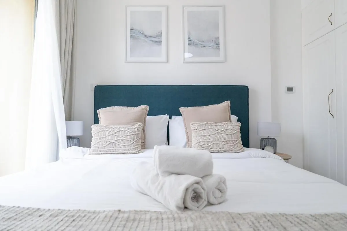Charming And Cozy 2Br Stay In Dubai Marina Apartment